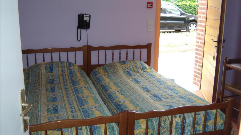 Auberge Les Muriers La Ferté-Hauterive Kamer foto