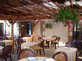 Auberge Les Muriers La Ferté-Hauterive Buitenkant foto
