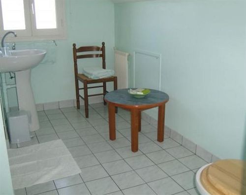 Auberge Les Muriers La Ferté-Hauterive Buitenkant foto