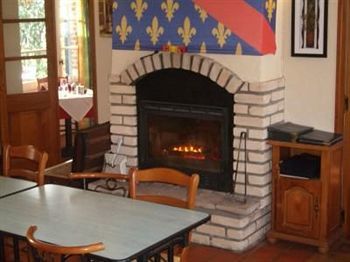 Auberge Les Muriers La Ferté-Hauterive Buitenkant foto